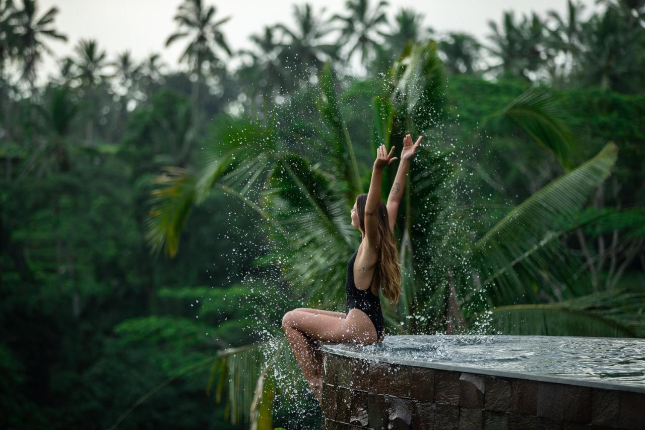 Bubble Hotel Ubud Паянган Экстерьер фото